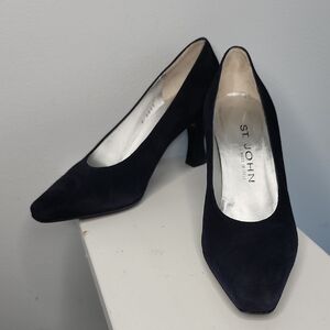 St. John Elegant Black Suede Heels Size 7